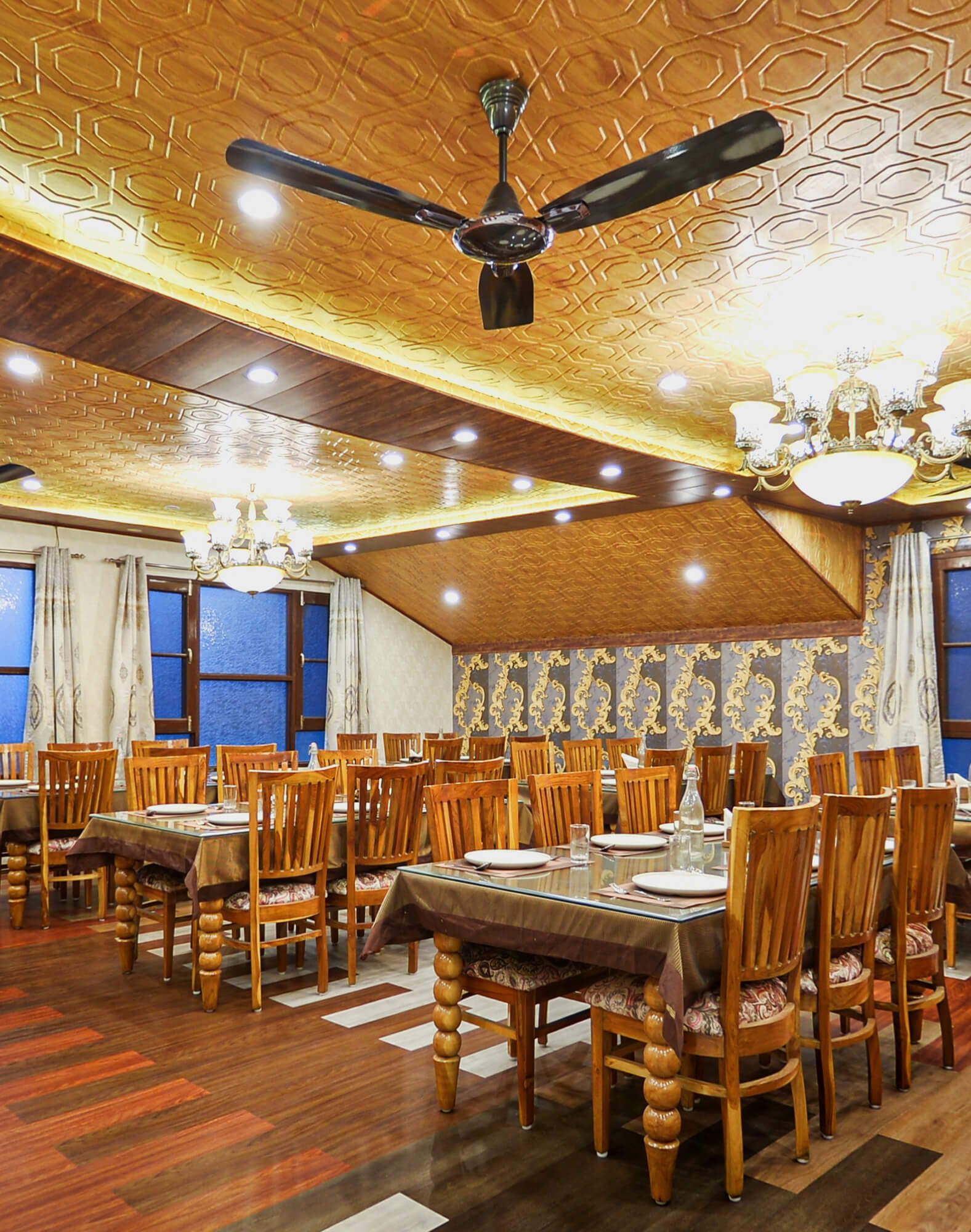 Royal Habib Residency - Dining Hall Royal Habib Residency - a unit of Triangle Retreat